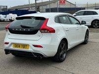 USED 2014 14 VOLVO V40 1.6 T2 R-DESIGN 5d 118 BHP 