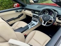 USED 2015 65 MERCEDES-BENZ SLK 2.0L SLK 200 AMG SPORT 2d AUTO 181 BHP 