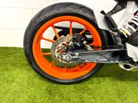 USED 2015 15 KTM 390 DUKE 373cc A2 Licence Friendly - Brembo Brakes - Givi Blade Top Box
