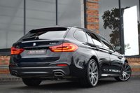USED 2018 18 BMW 5 SERIES 3.0 540i GPF M Sport Touring 5dr Petrol Auto xDrive Euro 6 (s/s) (340 ps) PAN ROOF / M SPORT+ / TECH PK