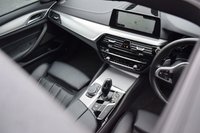 USED 2018 18 BMW 5 SERIES 3.0 540i GPF M Sport Touring 5dr Petrol Auto xDrive Euro 6 (s/s) (340 ps) PAN ROOF / M SPORT+ / TECH PK