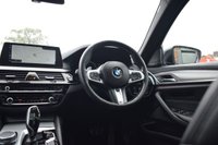 USED 2018 18 BMW 5 SERIES 3.0 540i GPF M Sport Touring 5dr Petrol Auto xDrive Euro 6 (s/s) (340 ps) PAN ROOF / M SPORT+ / TECH PK