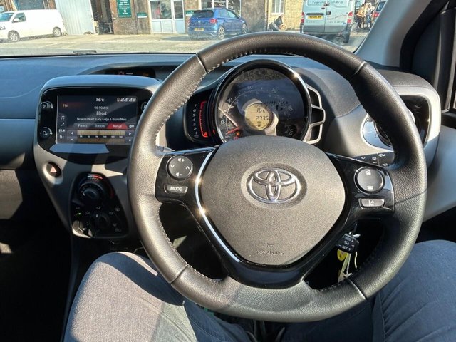 2021 TOYOTA AYGO - Photo 6