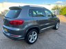 USED 2014 14 VOLKSWAGEN TIGUAN 2.0 TDI BlueMotion Tech R-Line SUV 5dr Diesel Manual 4WD Euro 5 (s/s) (Nav) (140 ps) RLINE! TOWBAR! PARKING SENSORS!