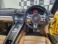 USED 2014 64 PORSCHE CAYMAN 2.7 981 Coupe 2dr Petrol PDK Euro 6 (s/s) (275 ps) BEAUTIFULLY PRESENTED IN RACING YELLOW WITH EXTENSIVE SERVICE HISTORY & 12 MONTHS MOT