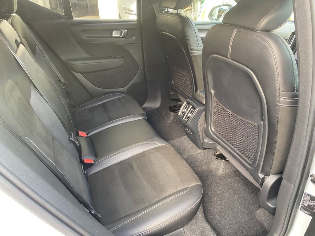 USED 2018 18 VOLVO XC40 2.0 D4 First Edition SUV 5dr Diesel Auto AWD Euro 6 (s/s) (190 ps) FULL SERVICE HISTORY