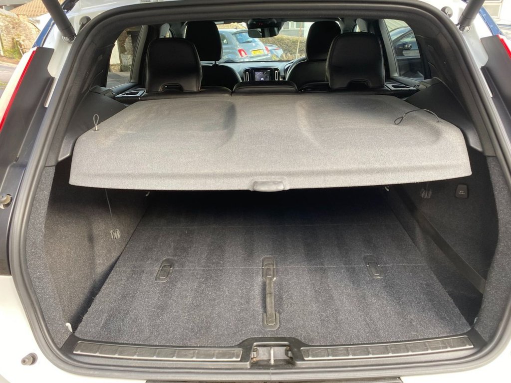 USED 2018 18 VOLVO XC40 2.0 D4 First Edition SUV 5dr Diesel Auto AWD Euro 6 (s/s) (190 ps) FULL SERVICE HISTORY