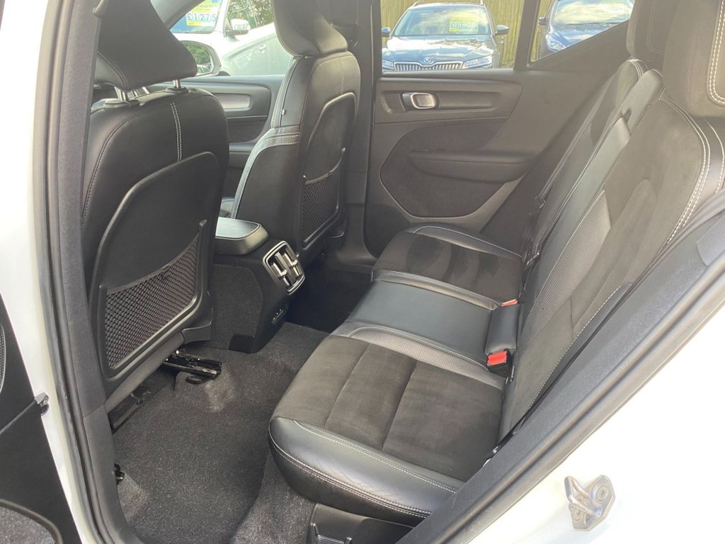 USED 2018 18 VOLVO XC40 2.0 D4 First Edition SUV 5dr Diesel Auto AWD Euro 6 (s/s) (190 ps) FULL SERVICE HISTORY