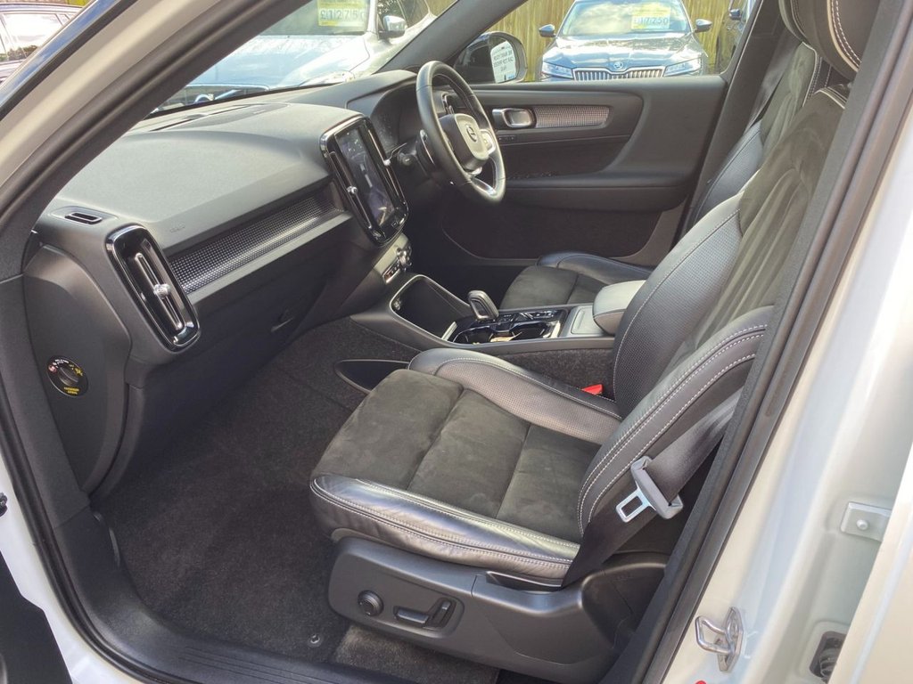 USED 2018 18 VOLVO XC40 2.0 D4 First Edition SUV 5dr Diesel Auto AWD Euro 6 (s/s) (190 ps) FULL SERVICE HISTORY
