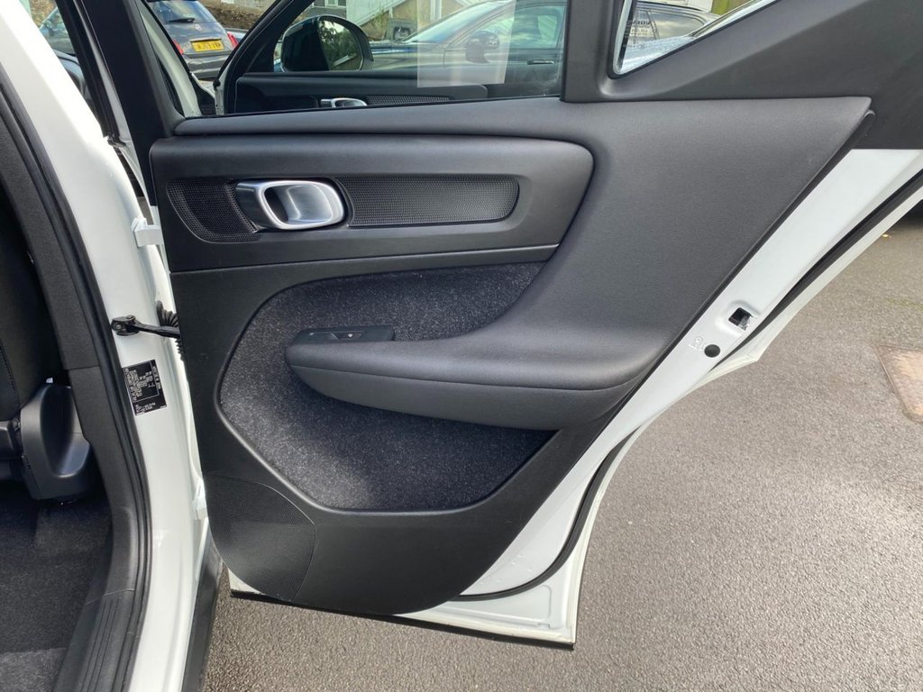 USED 2018 18 VOLVO XC40 2.0 D4 First Edition SUV 5dr Diesel Auto AWD Euro 6 (s/s) (190 ps) FULL SERVICE HISTORY