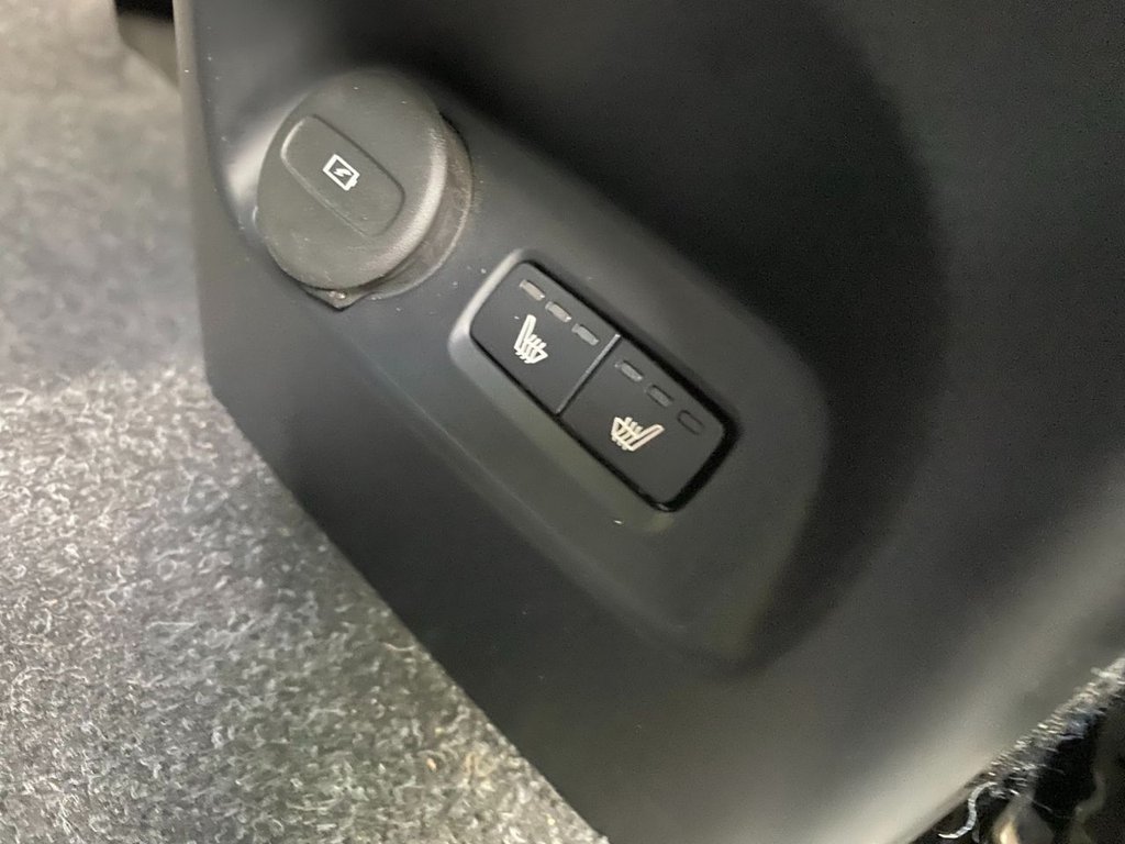 USED 2018 18 VOLVO XC40 2.0 D4 First Edition SUV 5dr Diesel Auto AWD Euro 6 (s/s) (190 ps) FULL SERVICE HISTORY