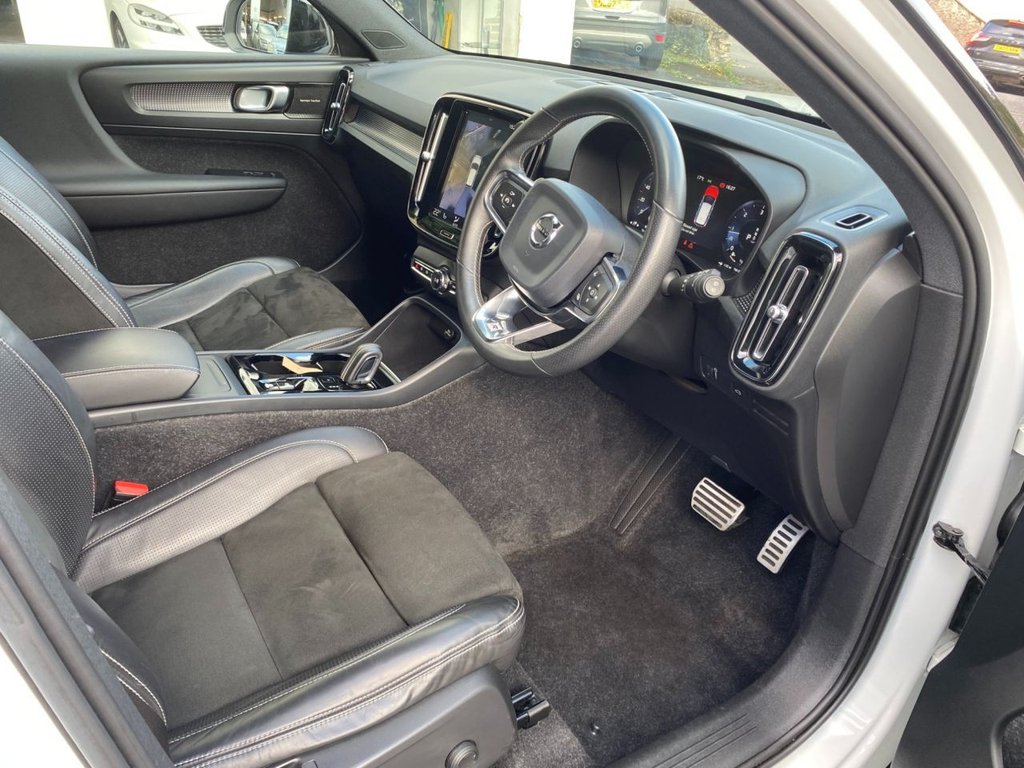 USED 2018 18 VOLVO XC40 2.0 D4 First Edition SUV 5dr Diesel Auto AWD Euro 6 (s/s) (190 ps) FULL SERVICE HISTORY