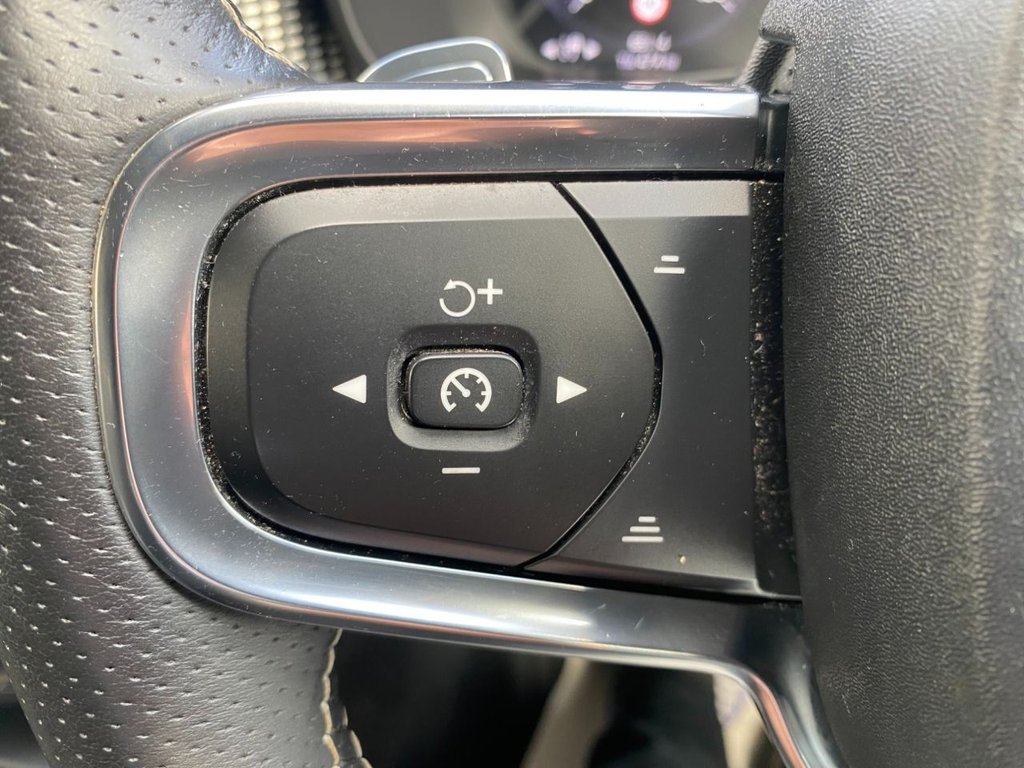 USED 2018 18 VOLVO XC40 2.0 D4 First Edition SUV 5dr Diesel Auto AWD Euro 6 (s/s) (190 ps) FULL SERVICE HISTORY