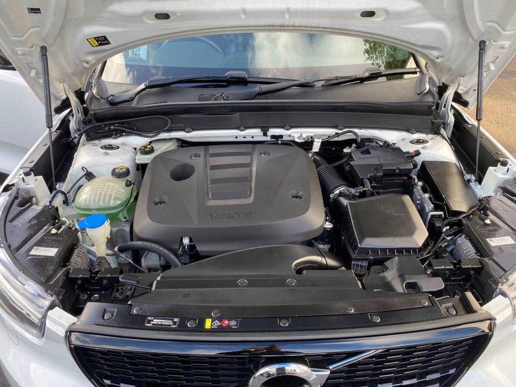 USED 2018 18 VOLVO XC40 2.0 D4 First Edition SUV 5dr Diesel Auto AWD Euro 6 (s/s) (190 ps) FULL SERVICE HISTORY