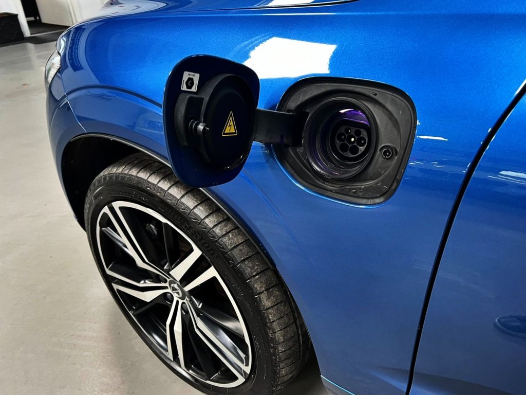 USED 2020 70 VOLVO XC60 2.0h T6 Recharge 11.6kWh R-Design SUV 5dr Petrol Plug-in Hybrid Auto AWD Euro 6 (s/s) (340 ps) &pound;8355 UPGRADES+CLIMATE+LOUNGE