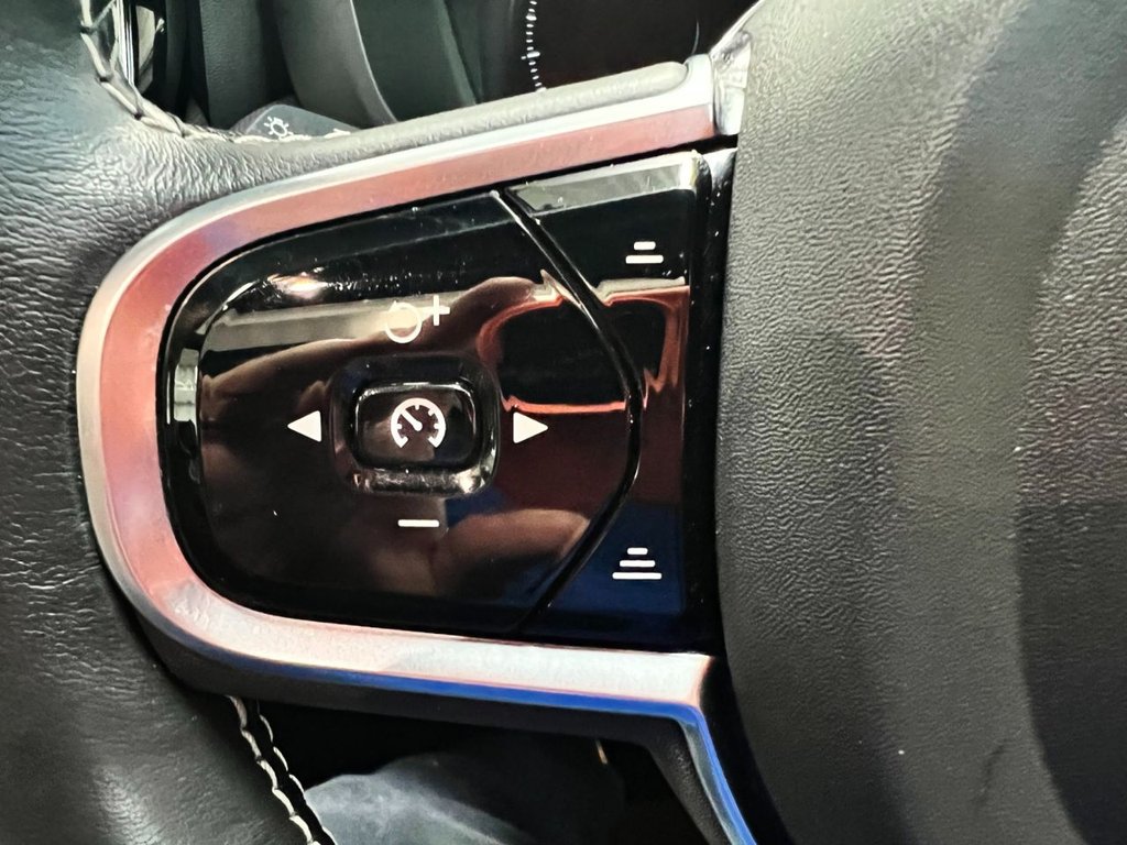 USED 2020 70 VOLVO XC60 2.0h T6 Recharge 11.6kWh R-Design SUV 5dr Petrol Plug-in Hybrid Auto AWD Euro 6 (s/s) (340 ps) &pound;8355 UPGRADES+CLIMATE+LOUNGE