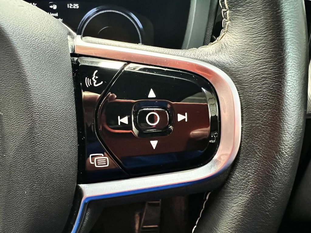 USED 2020 70 VOLVO XC60 2.0h T6 Recharge 11.6kWh R-Design SUV 5dr Petrol Plug-in Hybrid Auto AWD Euro 6 (s/s) (340 ps) &pound;8355 UPGRADES+CLIMATE+LOUNGE