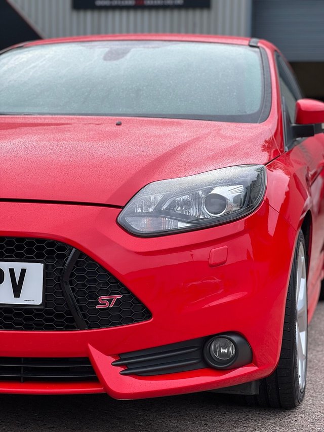 View our FORD FOCUS
