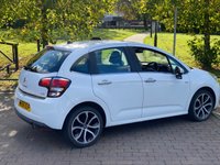 USED 2015 65 CITROEN C3 1.6 e-HDi Exclusive Hatchback 5dr Diesel Manual Euro 5 (s/s) (90 ps) SATNAV....LEATHER...MEGA SPEC!