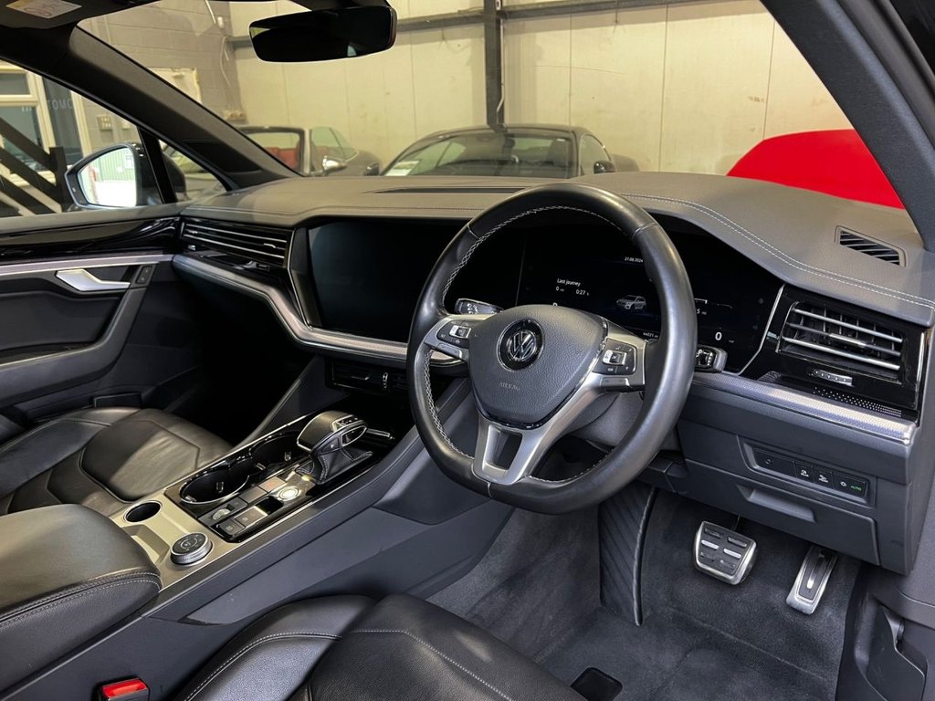 USED 2019 19 VOLKSWAGEN TOUAREG 3.0 TDI V6 R-Line Tech SUV 5dr Diesel Tiptronic 4Motion Euro 6 (s/s) (231 ps) APPLE CARPLAY|1 YEAR WARRANTY