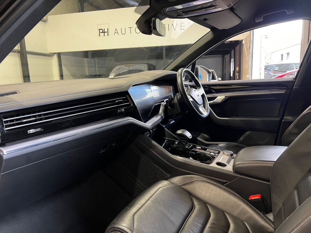 USED 2019 19 VOLKSWAGEN TOUAREG 3.0 TDI V6 R-Line Tech SUV 5dr Diesel Tiptronic 4Motion Euro 6 (s/s) (231 ps) APPLE CARPLAY|1 YEAR WARRANTY