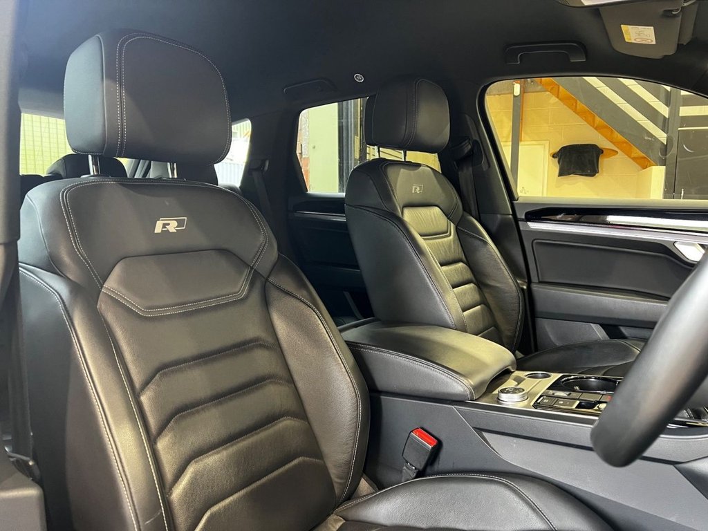 USED 2019 19 VOLKSWAGEN TOUAREG 3.0 TDI V6 R-Line Tech SUV 5dr Diesel Tiptronic 4Motion Euro 6 (s/s) (231 ps) APPLE CARPLAY|1 YEAR WARRANTY