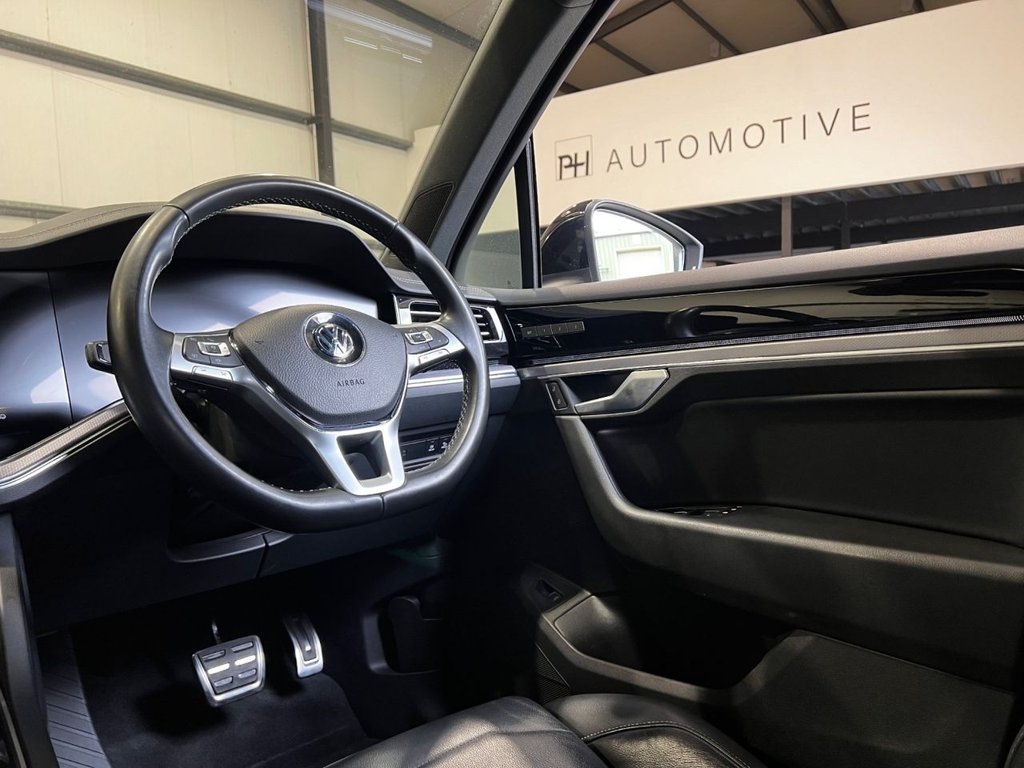USED 2019 19 VOLKSWAGEN TOUAREG 3.0 TDI V6 R-Line Tech SUV 5dr Diesel Tiptronic 4Motion Euro 6 (s/s) (231 ps) APPLE CARPLAY|1 YEAR WARRANTY