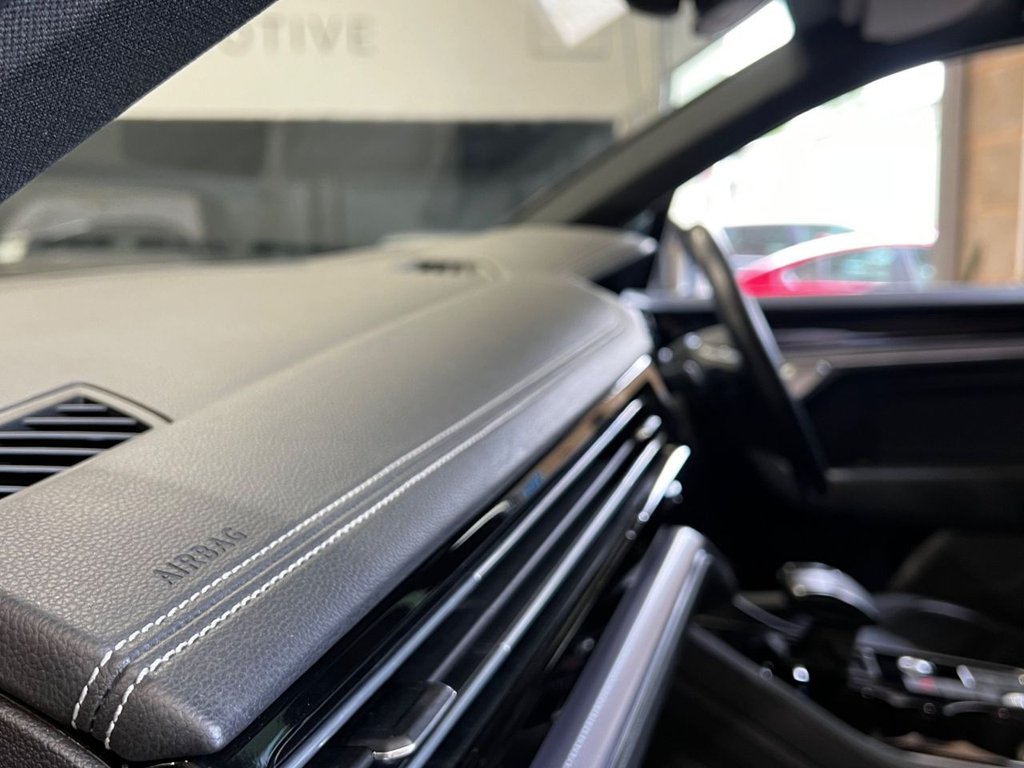 USED 2019 19 VOLKSWAGEN TOUAREG 3.0 TDI V6 R-Line Tech SUV 5dr Diesel Tiptronic 4Motion Euro 6 (s/s) (231 ps) APPLE CARPLAY|1 YEAR WARRANTY