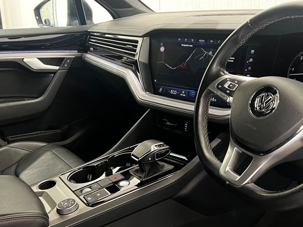 USED 2019 19 VOLKSWAGEN TOUAREG 3.0 TDI V6 R-Line Tech SUV 5dr Diesel Tiptronic 4Motion Euro 6 (s/s) (231 ps) APPLE CARPLAY|1 YEAR WARRANTY