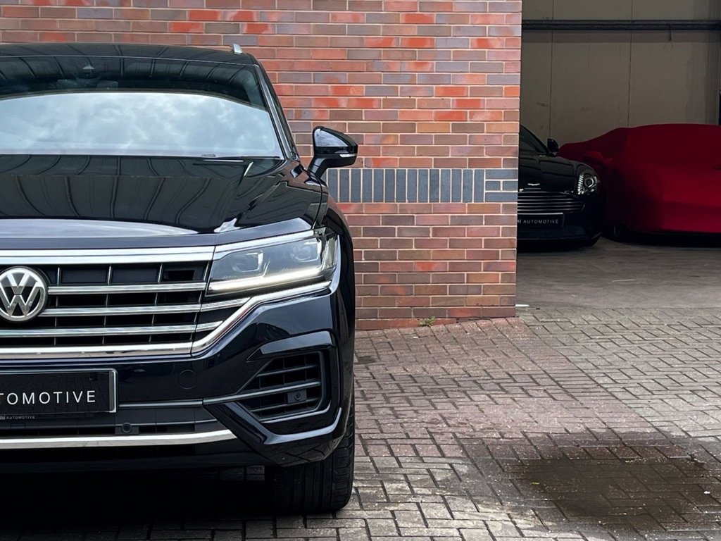 USED 2019 19 VOLKSWAGEN TOUAREG 3.0 TDI V6 R-Line Tech SUV 5dr Diesel Tiptronic 4Motion Euro 6 (s/s) (231 ps) APPLE CARPLAY|1 YEAR WARRANTY