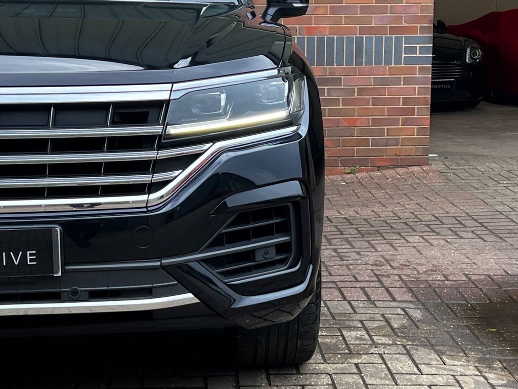 USED 2019 19 VOLKSWAGEN TOUAREG 3.0 TDI V6 R-Line Tech SUV 5dr Diesel Tiptronic 4Motion Euro 6 (s/s) (231 ps) APPLE CARPLAY|1 YEAR WARRANTY