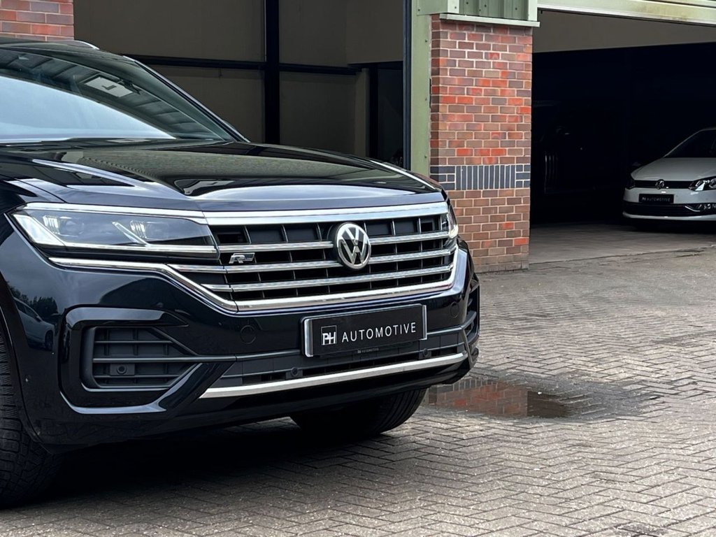 USED 2019 19 VOLKSWAGEN TOUAREG 3.0 TDI V6 R-Line Tech SUV 5dr Diesel Tiptronic 4Motion Euro 6 (s/s) (231 ps) APPLE CARPLAY|1 YEAR WARRANTY