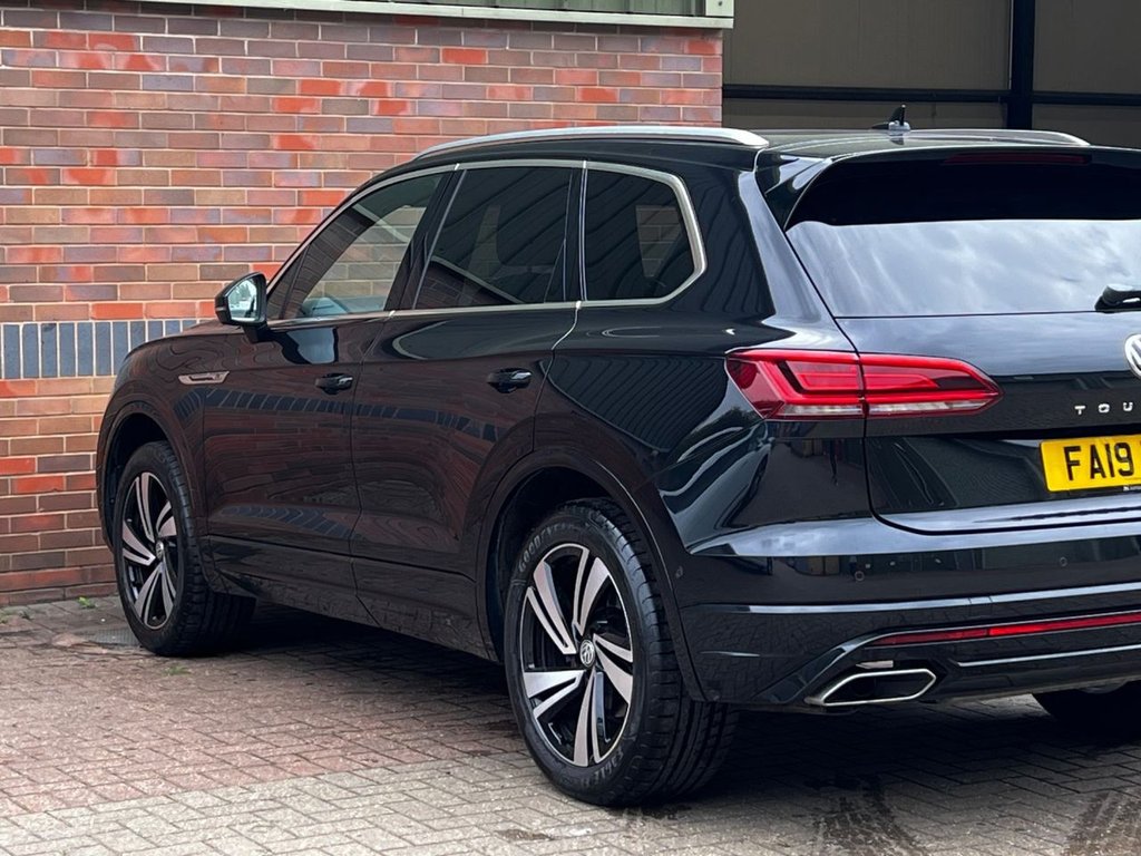 USED 2019 19 VOLKSWAGEN TOUAREG 3.0 TDI V6 R-Line Tech SUV 5dr Diesel Tiptronic 4Motion Euro 6 (s/s) (231 ps) APPLE CARPLAY|1 YEAR WARRANTY