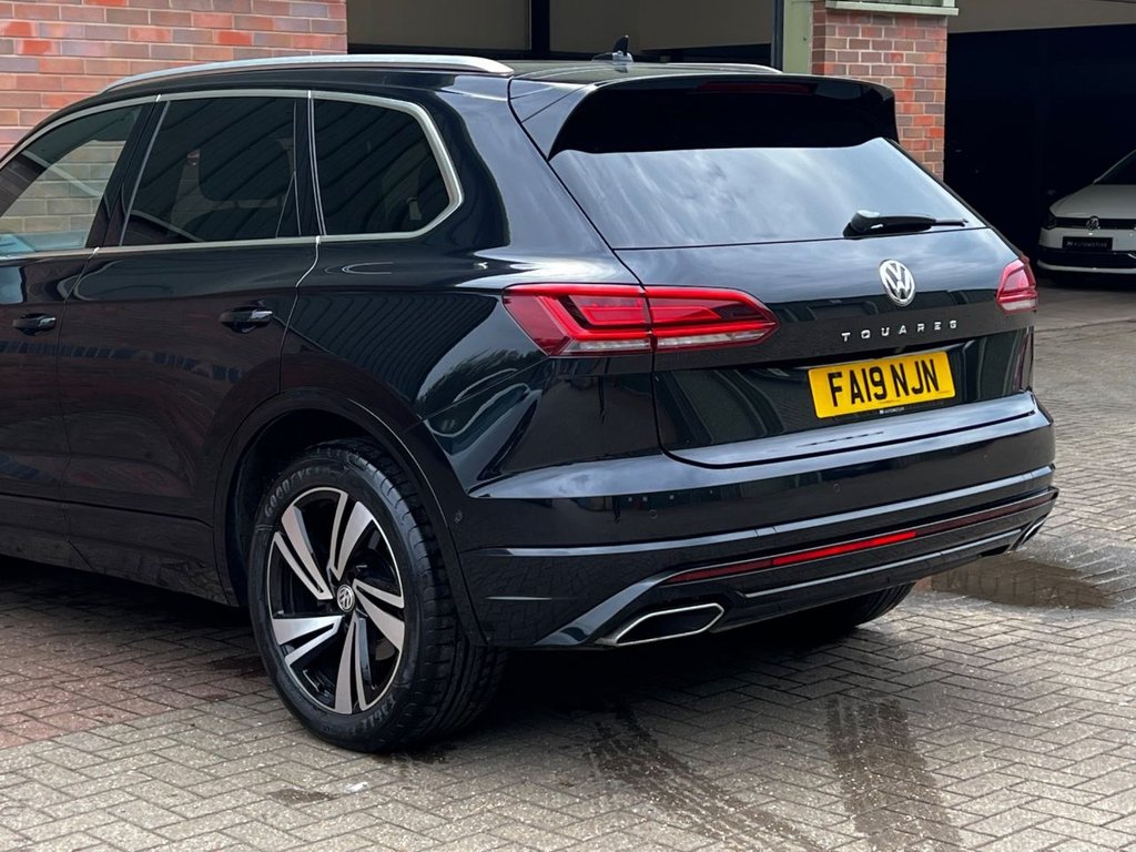 USED 2019 19 VOLKSWAGEN TOUAREG 3.0 TDI V6 R-Line Tech SUV 5dr Diesel Tiptronic 4Motion Euro 6 (s/s) (231 ps) APPLE CARPLAY|1 YEAR WARRANTY