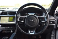 USED 2019 19 JAGUAR F-PACE 3.0 D300 V6 S SUV 5dr Diesel Auto AWD Euro 6 (s/s) (300 ps) 1 OWNER / DIGI DASH / MERIDIAN