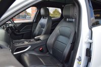USED 2019 19 JAGUAR F-PACE 3.0 D300 V6 S SUV 5dr Diesel Auto AWD Euro 6 (s/s) (300 ps) 1 OWNER / DIGI DASH / MERIDIAN