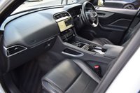 USED 2019 19 JAGUAR F-PACE 3.0 D300 V6 S SUV 5dr Diesel Auto AWD Euro 6 (s/s) (300 ps) 1 OWNER / DIGI DASH / MERIDIAN