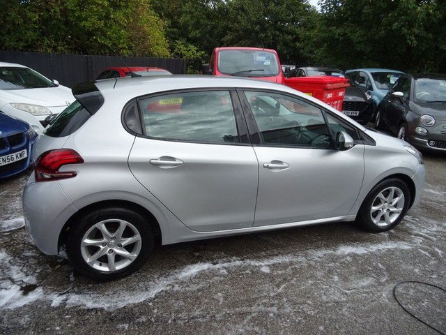 2017 Peugeot 208 1.6L Active 5dr - Photo 10