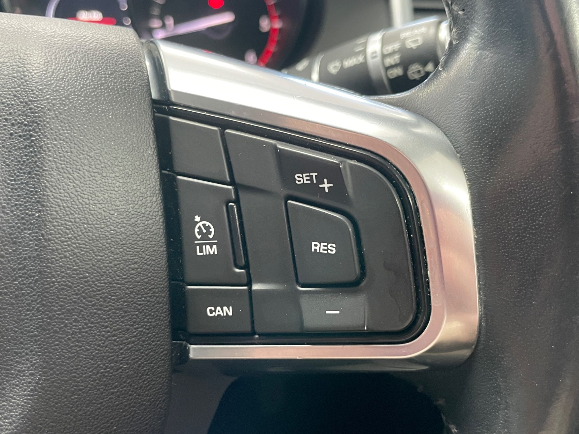 USED 2018 18 LAND ROVER DISCOVERY SPORT 2.0 TD4 SE SUV 5dr Diesel Manual 4WD Euro 6 (s/s) (180ps) 