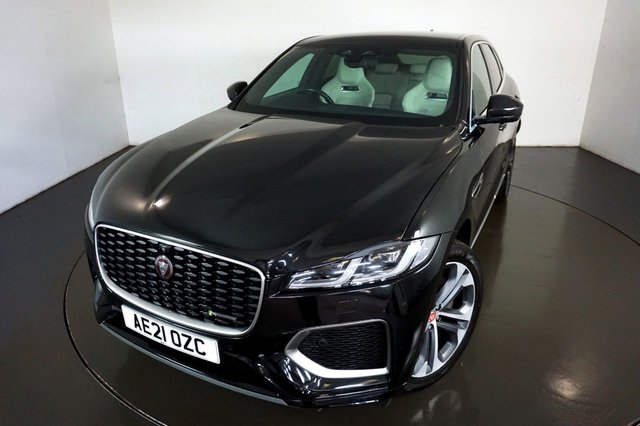 2021 21 Jaguar F-Pace 2.0 D200 MHEV R-Dynamic HSE SUV 5dr Diesel Auto AWD Euro 6 (s/s) (204 ps)-Factory extras worth &pound;3,035-1 OWNER FROM NEW-FINISHED IN SANTORINI BLACK METALLIC-HEATED IVORY LEATHER UPHOLSTERY-21