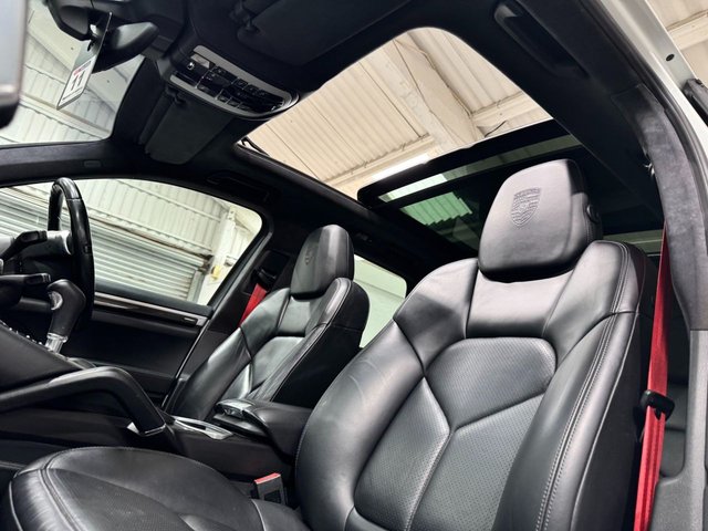 View our PORSCHE CAYENNE