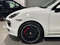 USED 2013 13 PORSCHE CAYENNE 4.8T V8 Turbo SUV 5dr Petrol TiptronicS 4WD Euro 5 (s/s) (500 ps) &pound;8909 OF FACTORY FIT UPGRADES