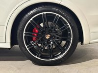 USED 2013 13 PORSCHE CAYENNE 4.8T V8 Turbo SUV 5dr Petrol TiptronicS 4WD Euro 5 (s/s) (500 ps) &pound;8909 OF FACTORY FIT UPGRADES