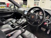 USED 2013 13 PORSCHE CAYENNE 4.8T V8 Turbo SUV 5dr Petrol TiptronicS 4WD Euro 5 (s/s) (500 ps) &pound;8909 OF FACTORY FIT UPGRADES