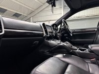 USED 2013 13 PORSCHE CAYENNE 4.8T V8 Turbo SUV 5dr Petrol TiptronicS 4WD Euro 5 (s/s) (500 ps) &pound;8909 OF FACTORY FIT UPGRADES