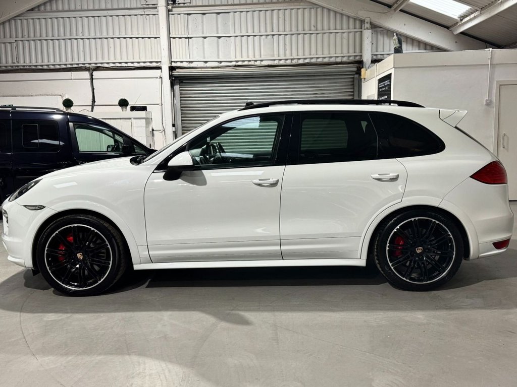 USED 2013 13 PORSCHE CAYENNE 4.8T V8 Turbo SUV 5dr Petrol TiptronicS 4WD Euro 5 (s/s) (500 ps) &pound;8909 OF FACTORY FIT UPGRADES