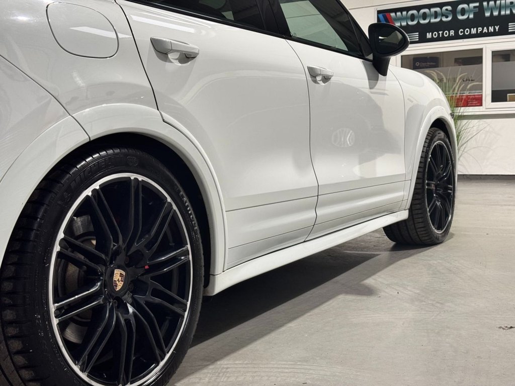 USED 2013 13 PORSCHE CAYENNE 4.8T V8 Turbo SUV 5dr Petrol TiptronicS 4WD Euro 5 (s/s) (500 ps) &pound;8909 OF FACTORY FIT UPGRADES