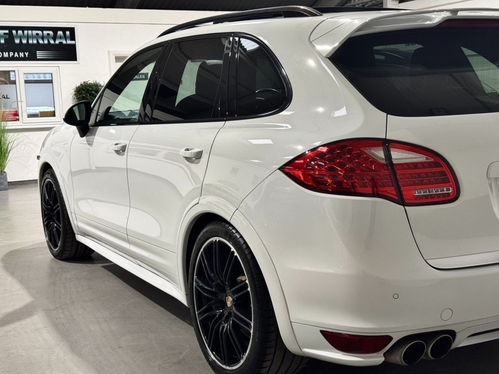 USED 2013 13 PORSCHE CAYENNE 4.8T V8 Turbo SUV 5dr Petrol TiptronicS 4WD Euro 5 (s/s) (500 ps) &pound;8909 OF FACTORY FIT UPGRADES