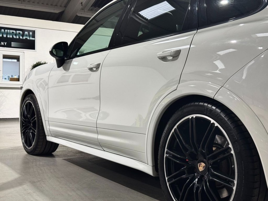 USED 2013 13 PORSCHE CAYENNE 4.8T V8 Turbo SUV 5dr Petrol TiptronicS 4WD Euro 5 (s/s) (500 ps) &pound;8909 OF FACTORY FIT UPGRADES