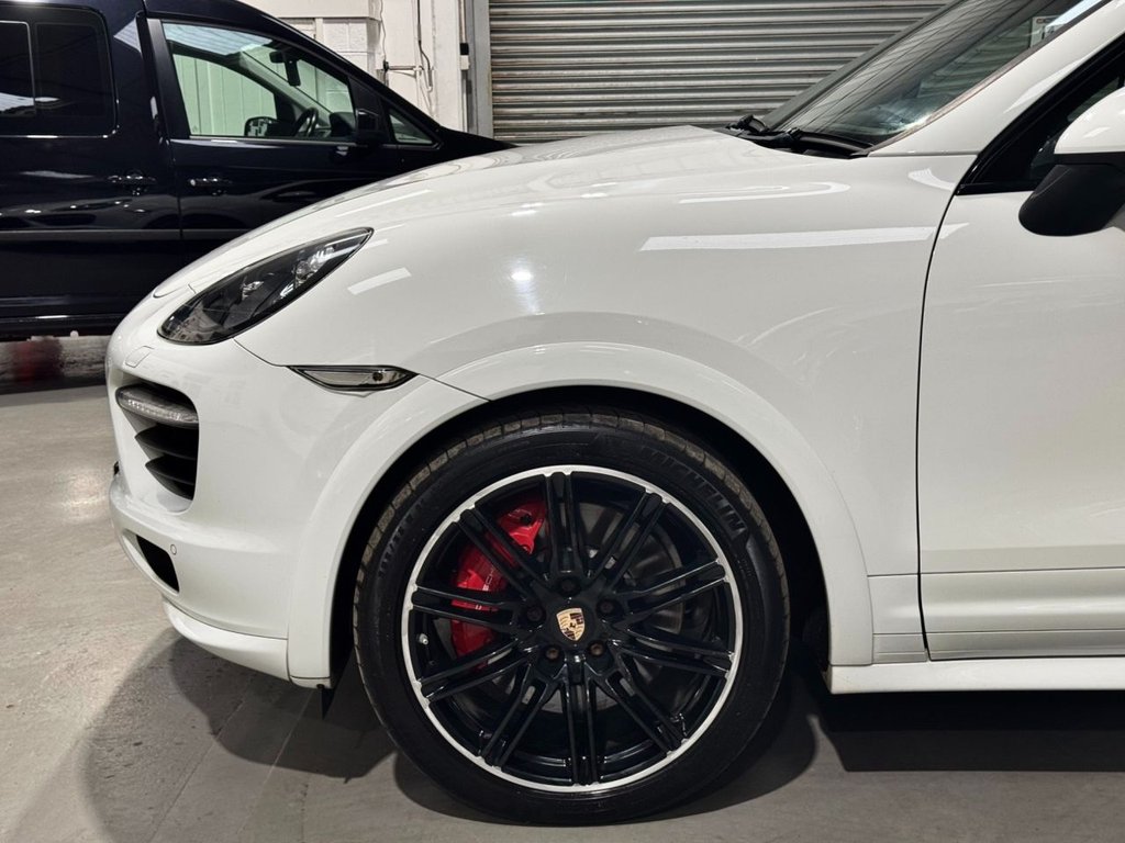 USED 2013 13 PORSCHE CAYENNE 4.8T V8 Turbo SUV 5dr Petrol TiptronicS 4WD Euro 5 (s/s) (500 ps) &pound;8909 OF FACTORY FIT UPGRADES